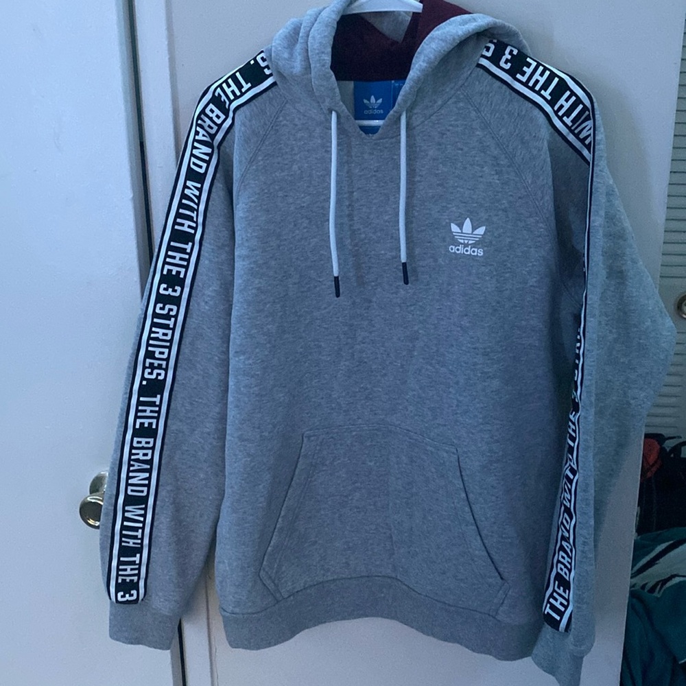 Women’s adidas Pull Over Sweater Size M
